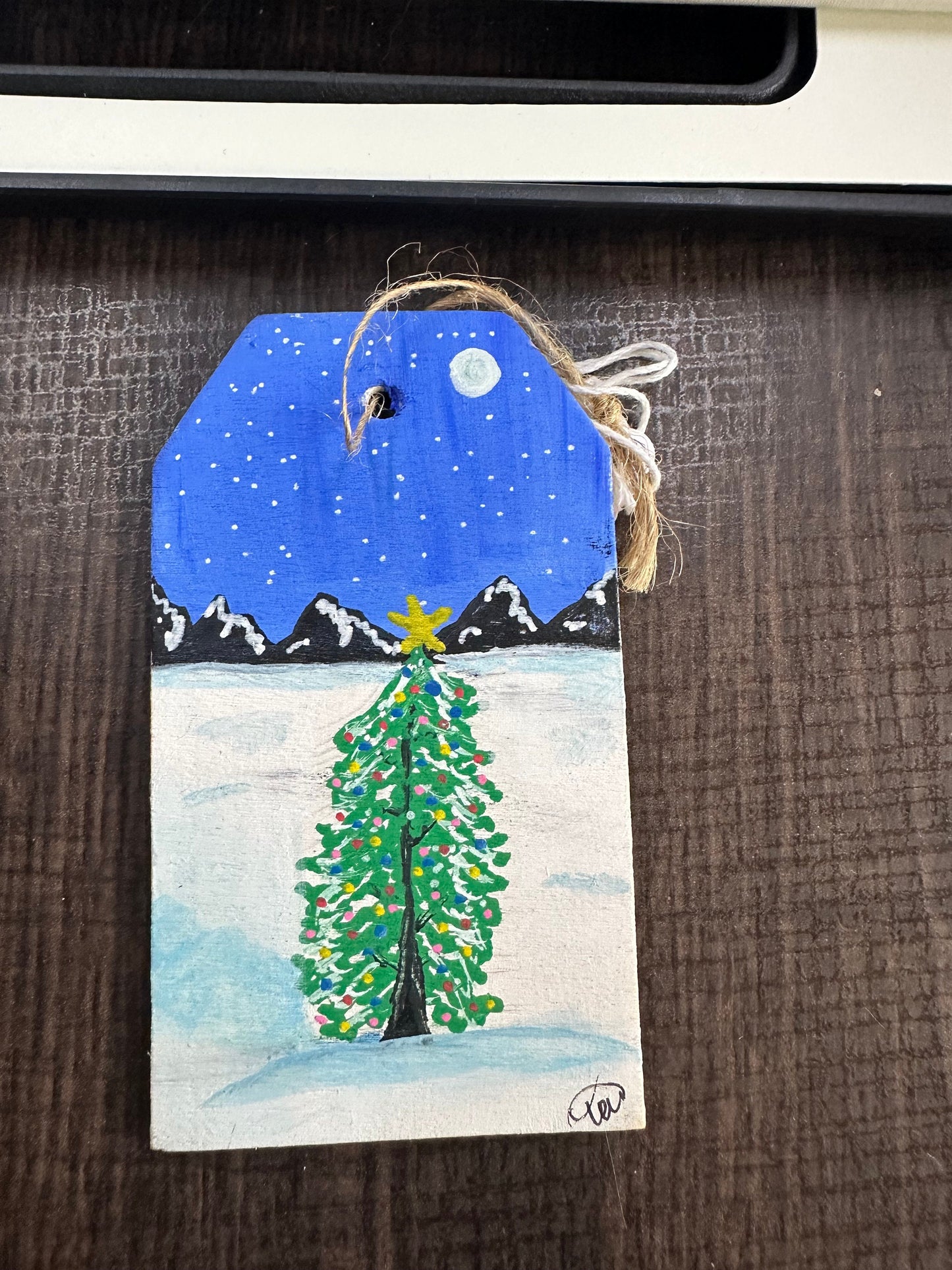 Winter Holiday Gift Tag Ornament Scene